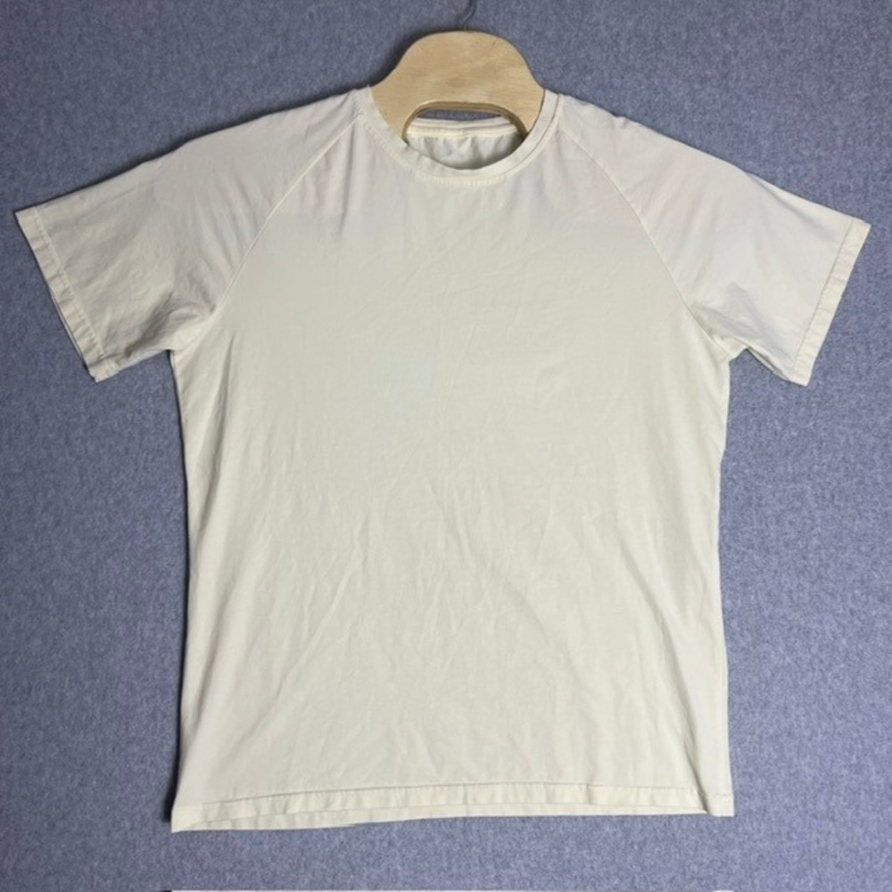 AERA Men's Cream Colored Short Sleeve Casual T-Shirt Top‎ Size Large